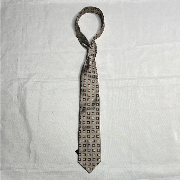 JOS. A. BANK Brown Geometric Patterned Tie - Picture 1 of 5